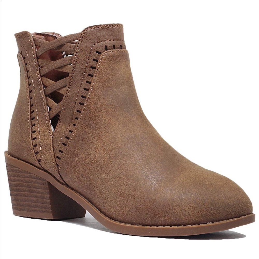 😍restock Tan criss cross v cut booties - Picture 5 of 8